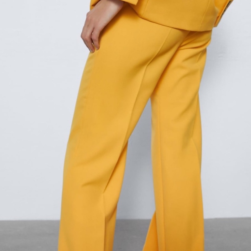 Zara Yellow Double-Breasted Women's Suit - Picture 6 of 11